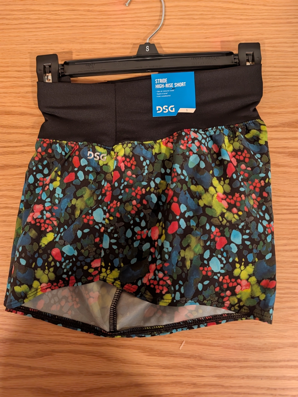 DSG High-Rise Women’s Black Multicolor Athletic Short
